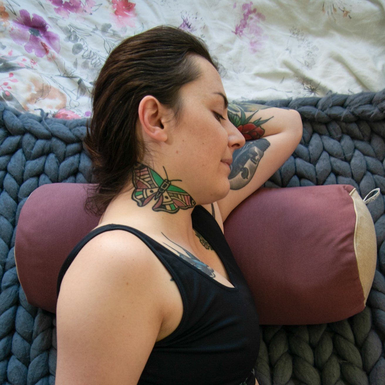 Yoga Rolle mit Bio-Buchweizenschalen Burgundrot